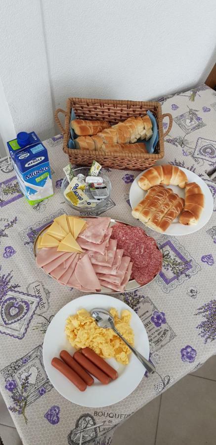 Apartman Paulina Каштела Экстерьер фото