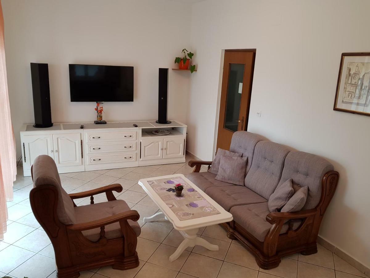 Apartman Paulina Каштела Экстерьер фото